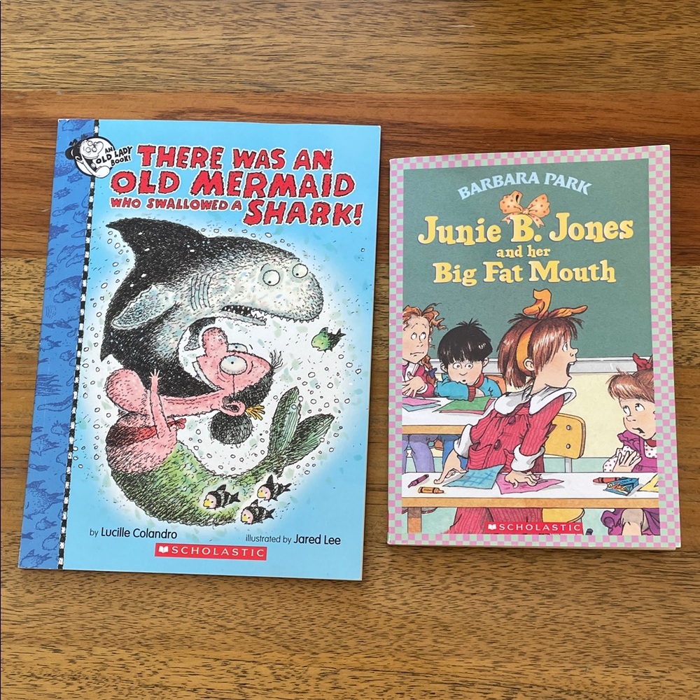 Scholastic Kids' Book Duo - Blue and Red Covers
